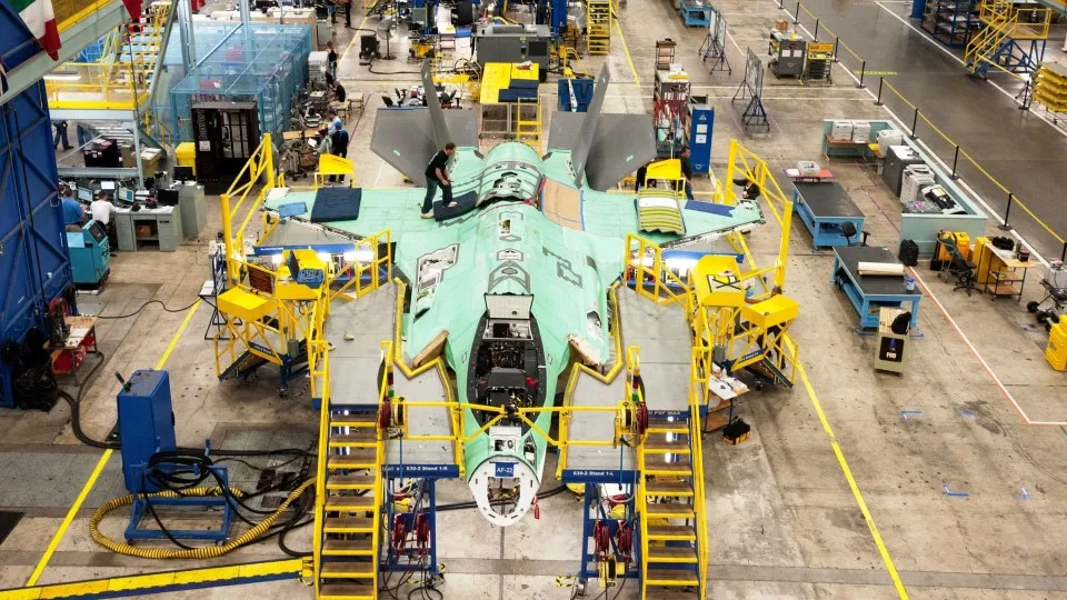 F-35 assembly 960x540