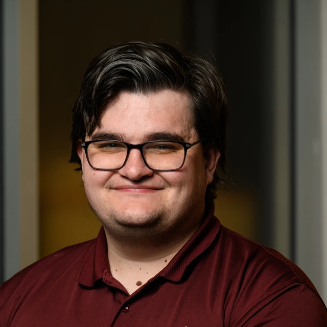 Headshot of Patrick Earl.
