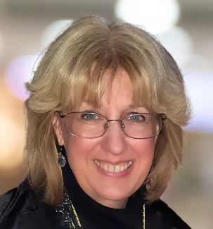 Headshot of Mary Popeck.