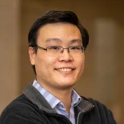 Headshot of Shing-hon Lau.