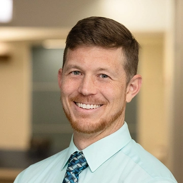 Headshot of Stephen Wilson.