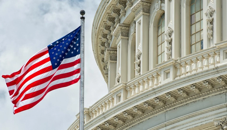capitol and flag 960x540