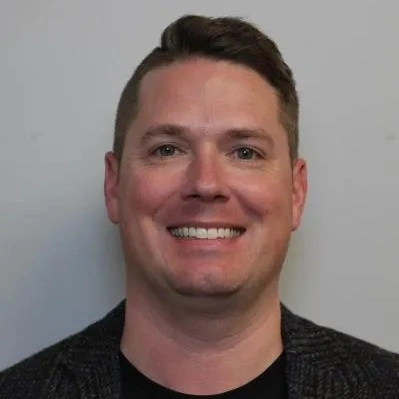 Headshot of Keven Dooley.