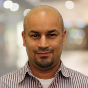 Headshot of Angel Luis Hueca.