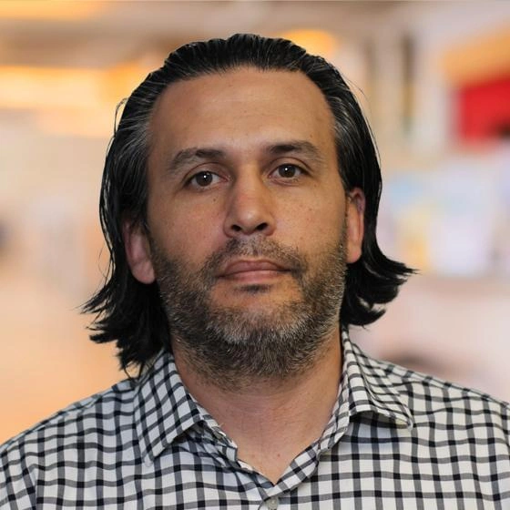 Headshot of Daniel Ruef.