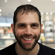 Headshot of Jared Ettinger.