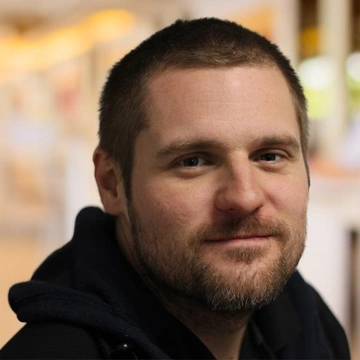 Headshot of Jason Larkin.
