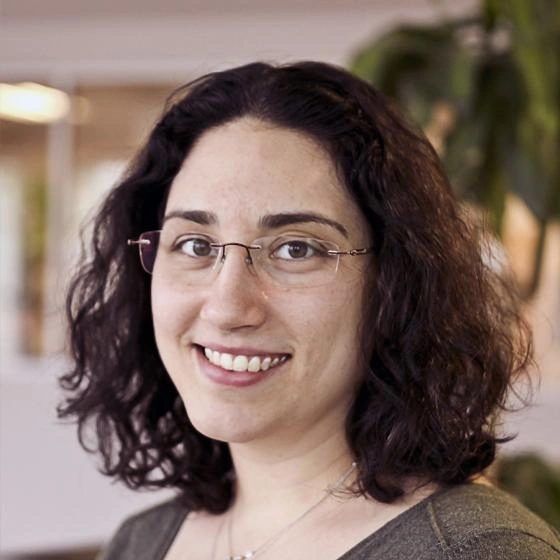 Headshot of Stephanie Rosenthal.